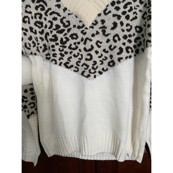 Leopard print sweater size L - Picture 3 of 9